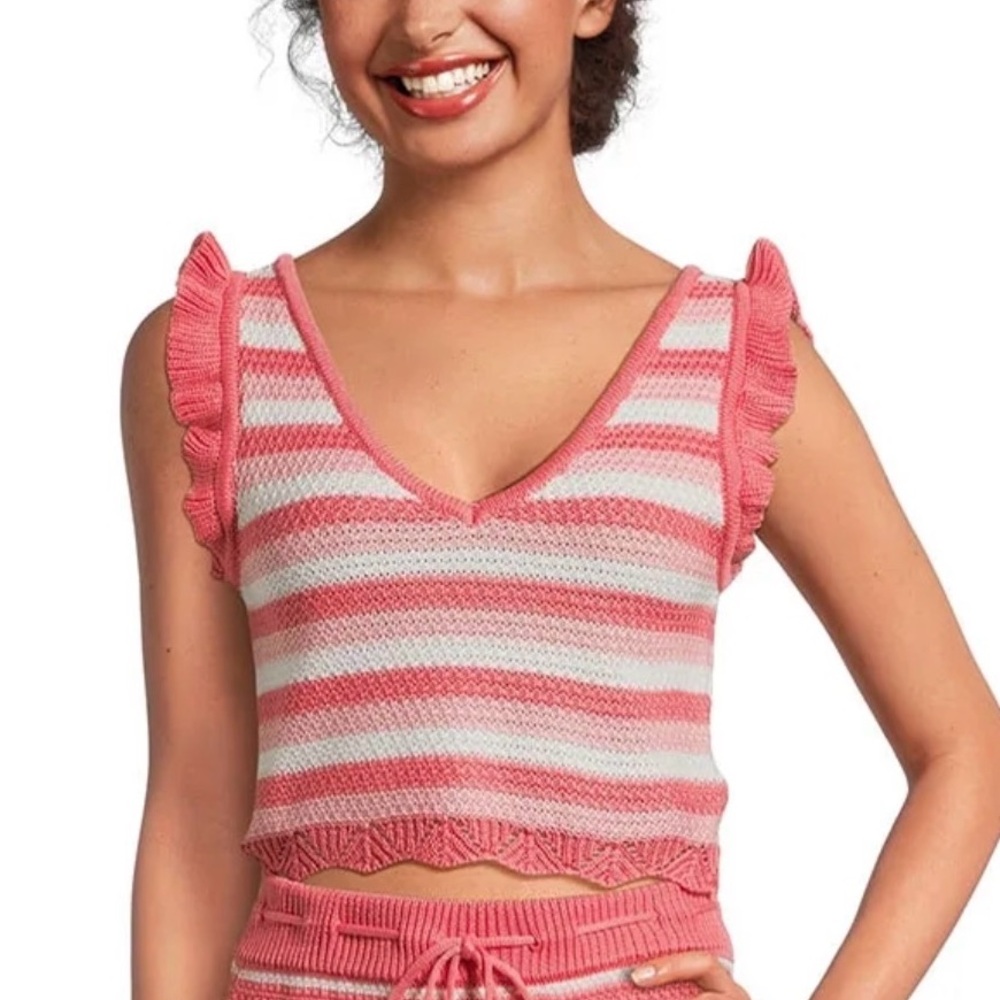 MADDEN NYC Crochet/Knit Cropped Tank